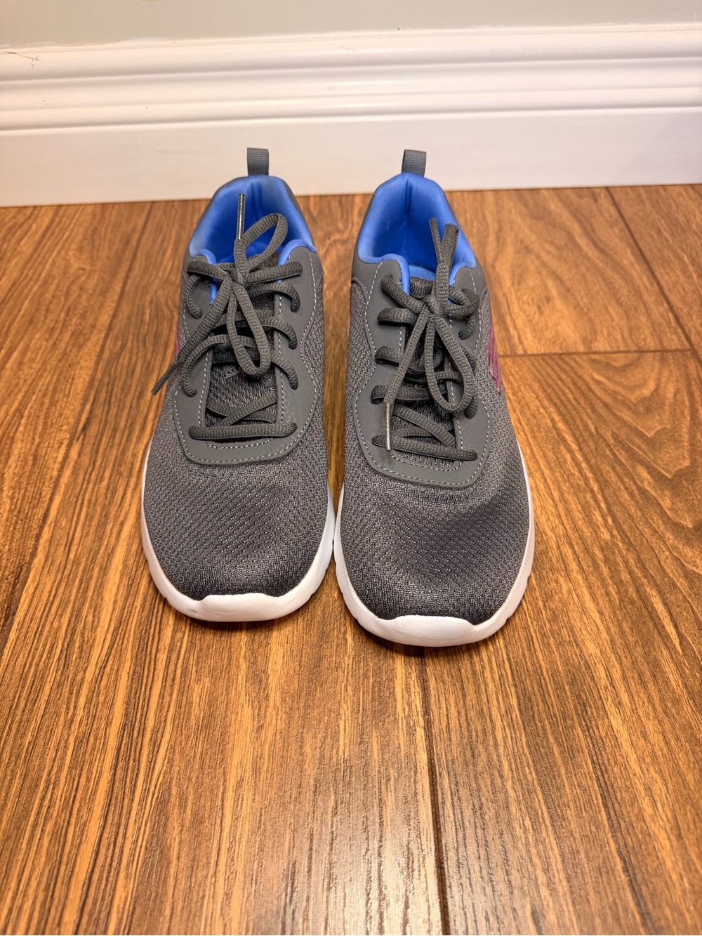 Skechers Gray Woman’s Sneakers with Blue Interior